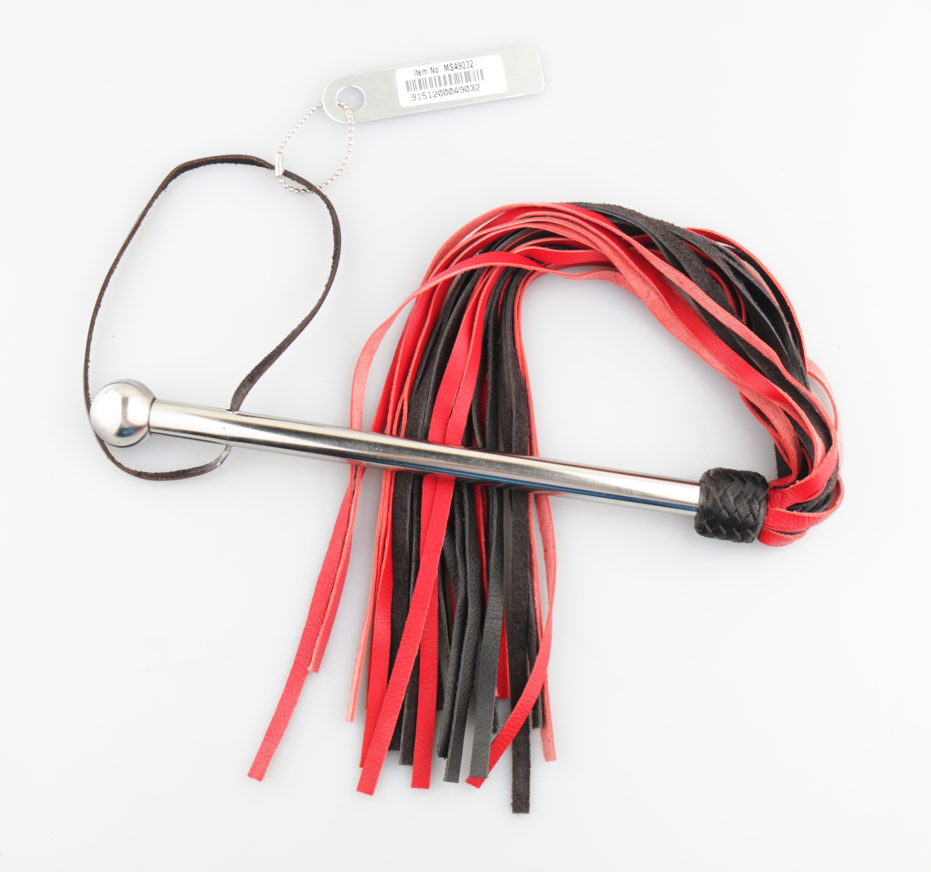 Metallgriff Flogger weiches Glattleder schwarz/rot