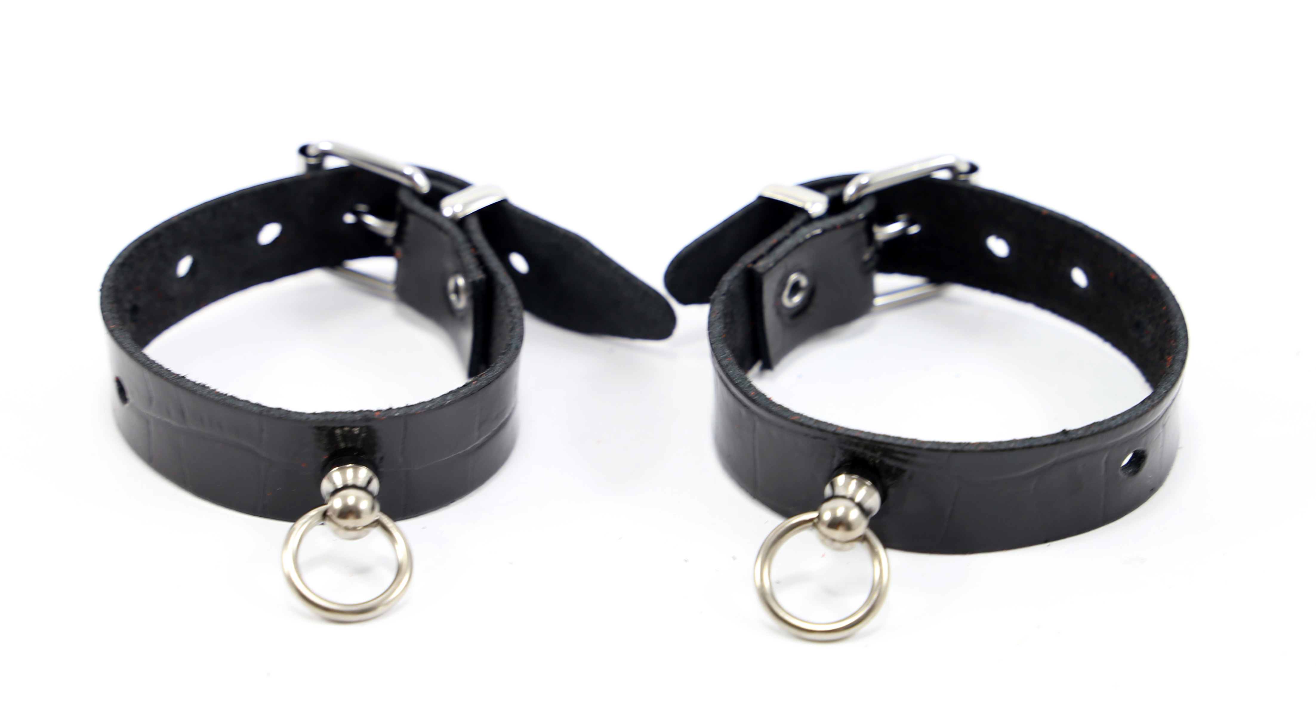 Lack Kroko Handfessel mit O-Ring